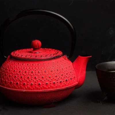 Металлический чайник для здоровья